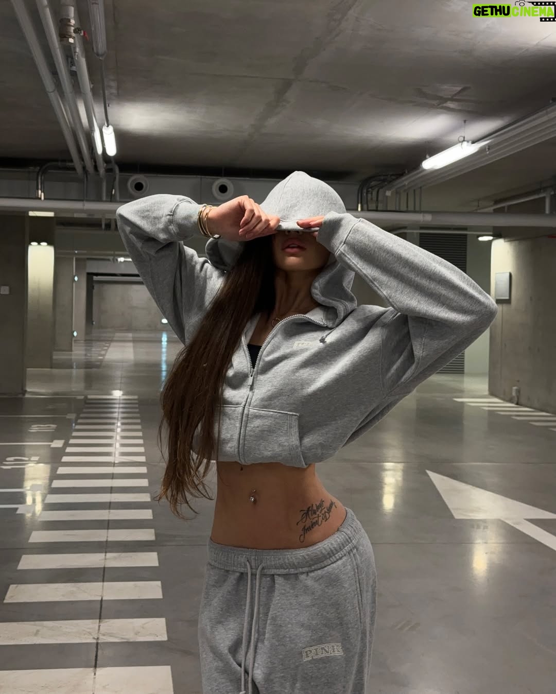 Valya Karnaval - 127.4K Likes - 📸