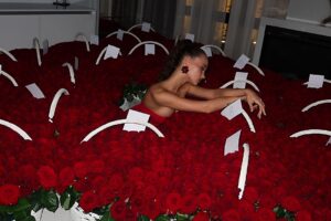 Valya Karnaval Instagram - 💃🏻💋🥀
