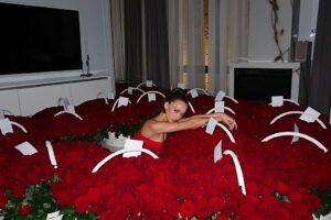 Valya Karnaval Instagram - 💃🏻💋🥀