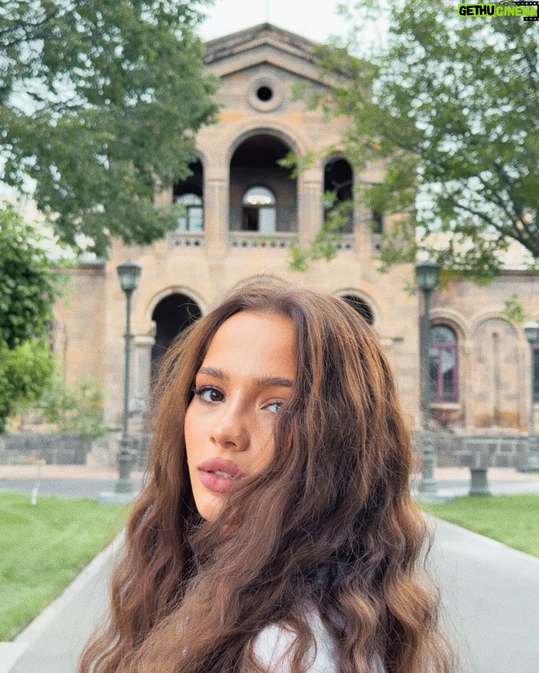 Valya Karnaval - 221.3K Likes - 🩶