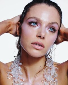 Actress Vanessa Aleksander HD Photos and Wallpapers April 2025