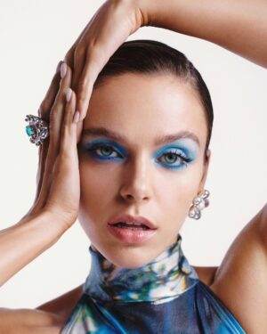 Vanessa Aleksander Instagram - extra for @ellepolska 🧜🏻‍♀️🐚🩰 // pc @zuzakrajewska 

stylizacja @karolinalimbach 
asystentki stylistki Yeva Ahieieva, Karolina Curyło
makeup @bialymakeup 
hair @wasylwasinski 
asystenci fotografki Wojtek Kacprzak, Krystian Strupieniuk, Andrzej Szczęsny 
produkcja Urszula Karczmarczyk-Wieczorkowska, Gabriela Kwiatkowska