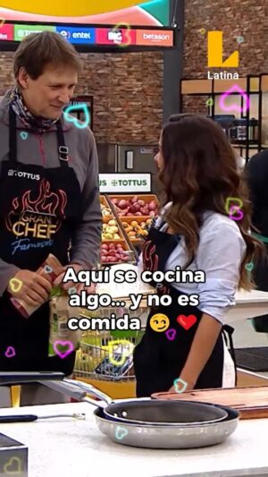 Vanessa Terkes Instagram - #ElGranChefFamosos 🤭 YA COMENZÓ MI NOVELA 🤩
➡️Mira #ElGranChefFamosos : La Academia a través de la señal de Latina y Latina.pe 🍽️📺
#chefcitos #elgranchef #elgrancheffamosos