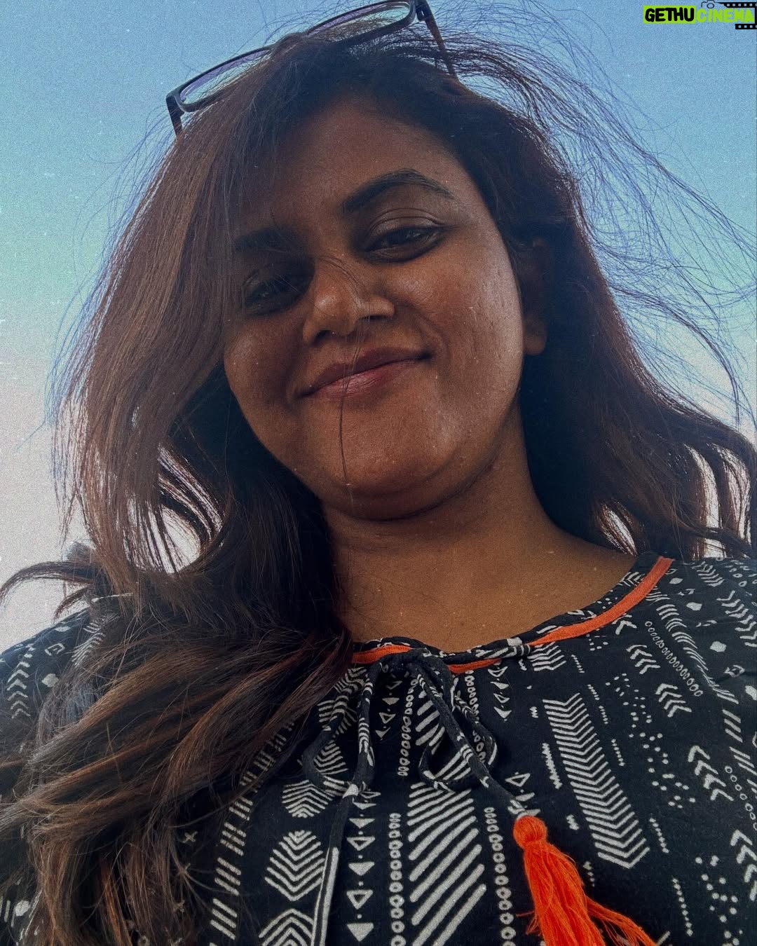 Vani YM - 2.5K Likes - ನಮ್ಮಷ್ಟಕ್ ನಾವಾಗಿ ಇದ್ದಿದ್ರಲ್ ಹಾಯಾಗಿ, ಬದ್ಕೋದೆ ರತ್ನನ್ ಪರ್ಪಂಚ 🖖🏻