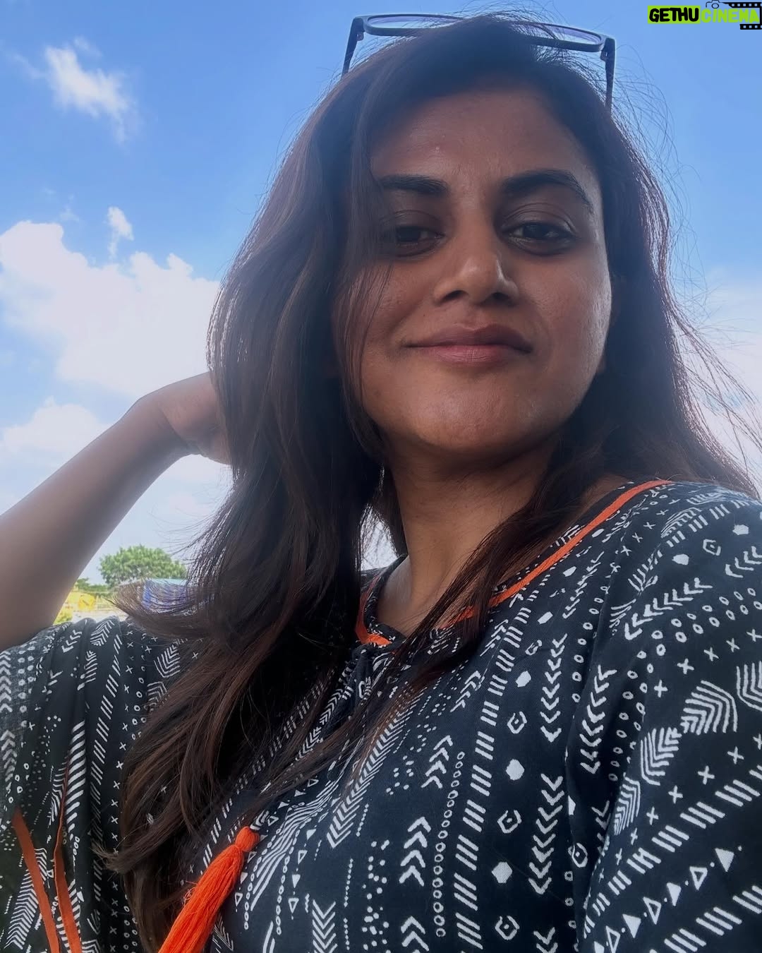 Vani YM - 2.5K Likes - ನಮ್ಮಷ್ಟಕ್ ನಾವಾಗಿ ಇದ್ದಿದ್ರಲ್ ಹಾಯಾಗಿ, ಬದ್ಕೋದೆ ರತ್ನನ್ ಪರ್ಪಂಚ 🖖🏻