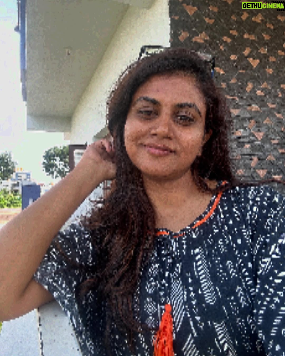 Vani YM - 2.5K Likes - ನಮ್ಮಷ್ಟಕ್ ನಾವಾಗಿ ಇದ್ದಿದ್ರಲ್ ಹಾಯಾಗಿ, ಬದ್ಕೋದೆ ರತ್ನನ್ ಪರ್ಪಂಚ 🖖🏻