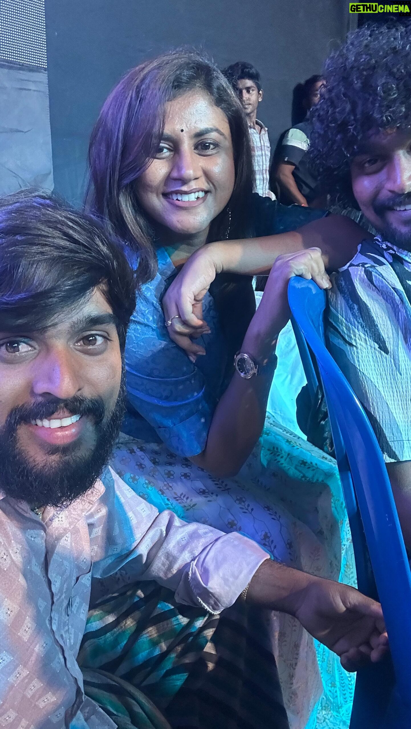 Vani YM - 1.7K Likes - Nina Maari nodanga agaithi 😃