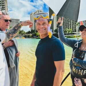 Vanna White Instagram - Keeping the aloha alive after Idol with another week in paradise—this time with @WheelofFortune 🌴🌊 Tune in all week long for Hawaiian Vacation Week!
