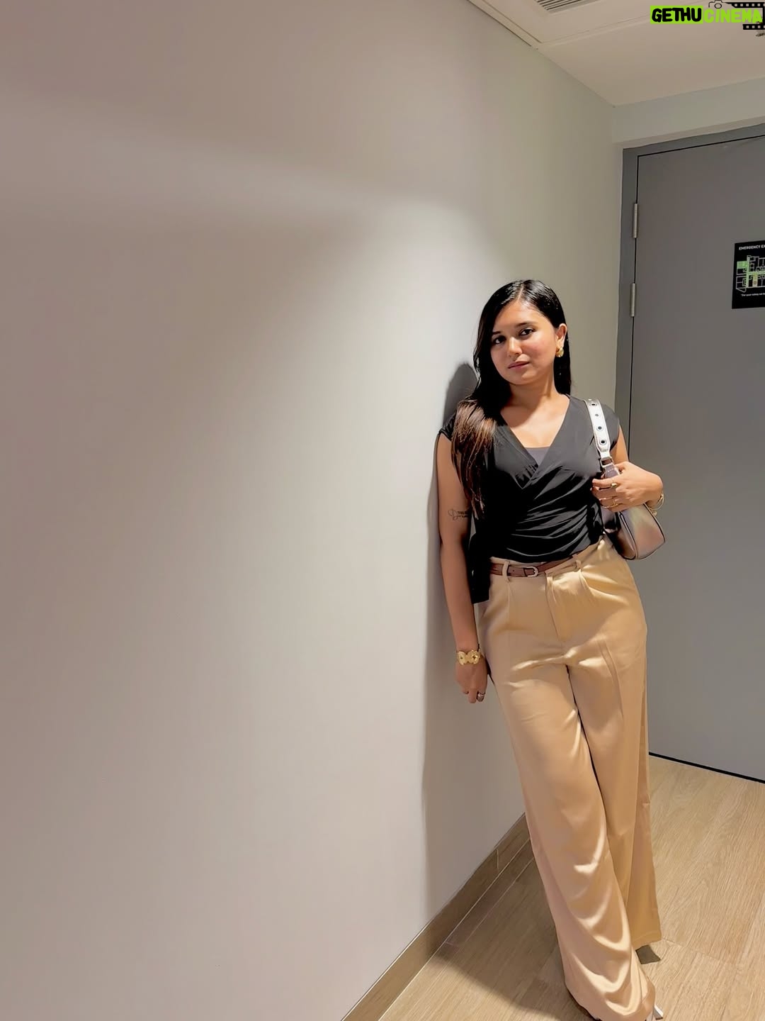 Varsha Kaveri - 68.5K Likes - The world doesn’t need another copy
the world needs the original you 🖤🧿
#varshakaveri #instagram