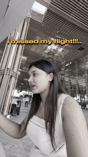 Varsha Kaveri Instagram - Share it with a person who always misses flight 🤣♥️🧿
#Inkaverisworld ( new hashtag for all my mini vlog🤧)

#varshakaveri #instagram #kannada #india