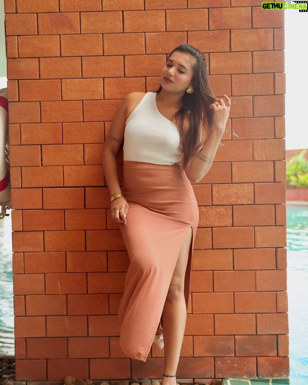 Varsha Kaveri - 132.3K Likes - When the heart's happy, everything's right ✨🪬
#varshakaveri