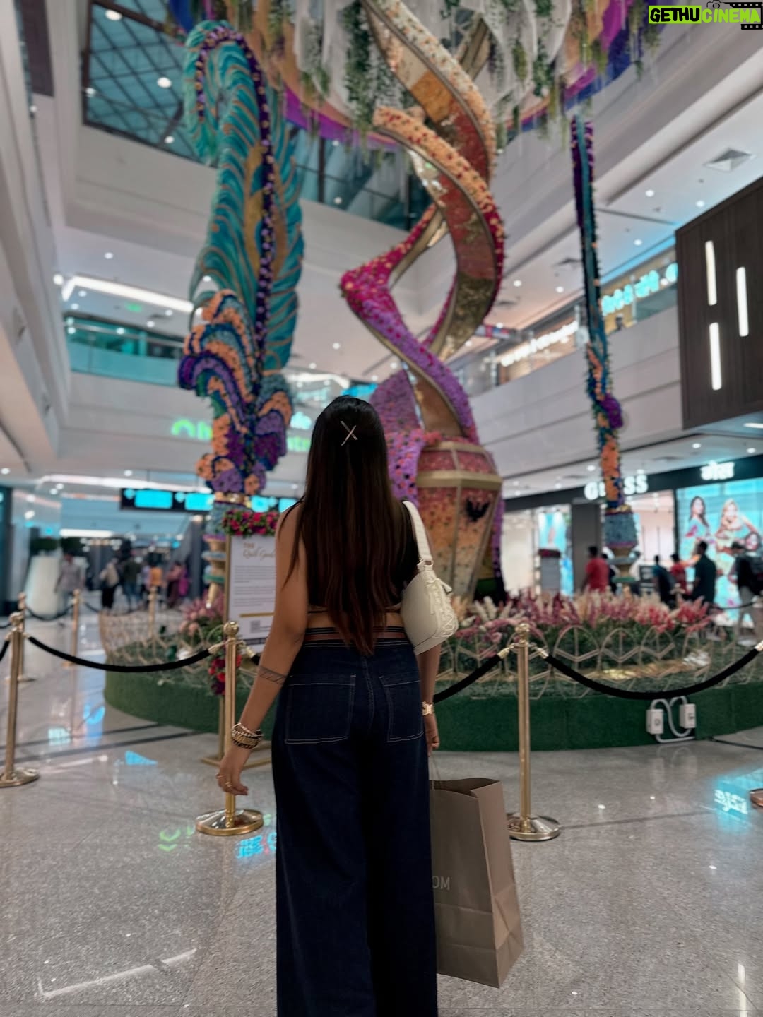 Varsha Kaveri - 111.1K Likes - Not everyone likes me, but not everyone matters.😌🧿
#varshakaveri #instagram