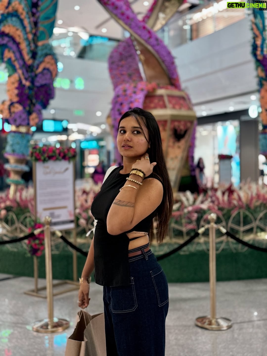 Varsha Kaveri - 111.1K Likes - Not everyone likes me, but not everyone matters.😌🧿
#varshakaveri #instagram