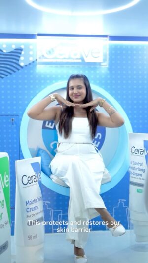 Varsha Kaveri Instagram - Your skin barrier deserves some love — and CeraVe delivers!✨
No harsh stuff, just clean, effective formulas with ceramides that actually strengthen your skin.🫶
Cleansing or moisturizing, it’s my everyday essential.

#Ad #DermOnTheGo #CeraveIndia #CeraVeonCampus @cerave.india