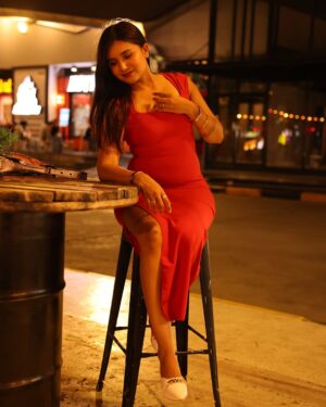 Varsha Kaveri Instagram - This post? A whole experience 🧿🌹

#varshakaveri #instagram