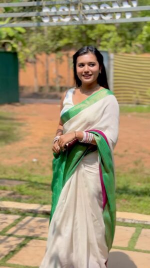 Varsha Kaveri Instagram - Just for the saree 🥹🧿🪷

Saree: my sister’s 🤪

#kamachi #varshakaveri #instagram