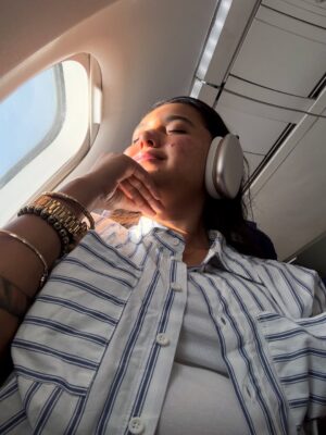 Varsha Kaveri Instagram - Which is the first song you always listen 🎧 🧿

#varshakaveri #instagram