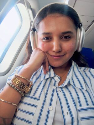 Varsha Kaveri Instagram - Which is the first song you always listen 🎧 🧿

#varshakaveri #instagram