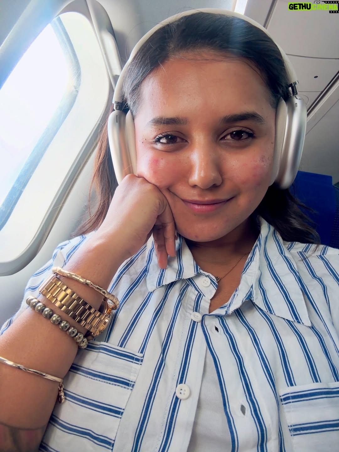 Varsha Kaveri - 77K Likes - Which is the first song you always listen 🎧 🧿
#varshakaveri #instagram