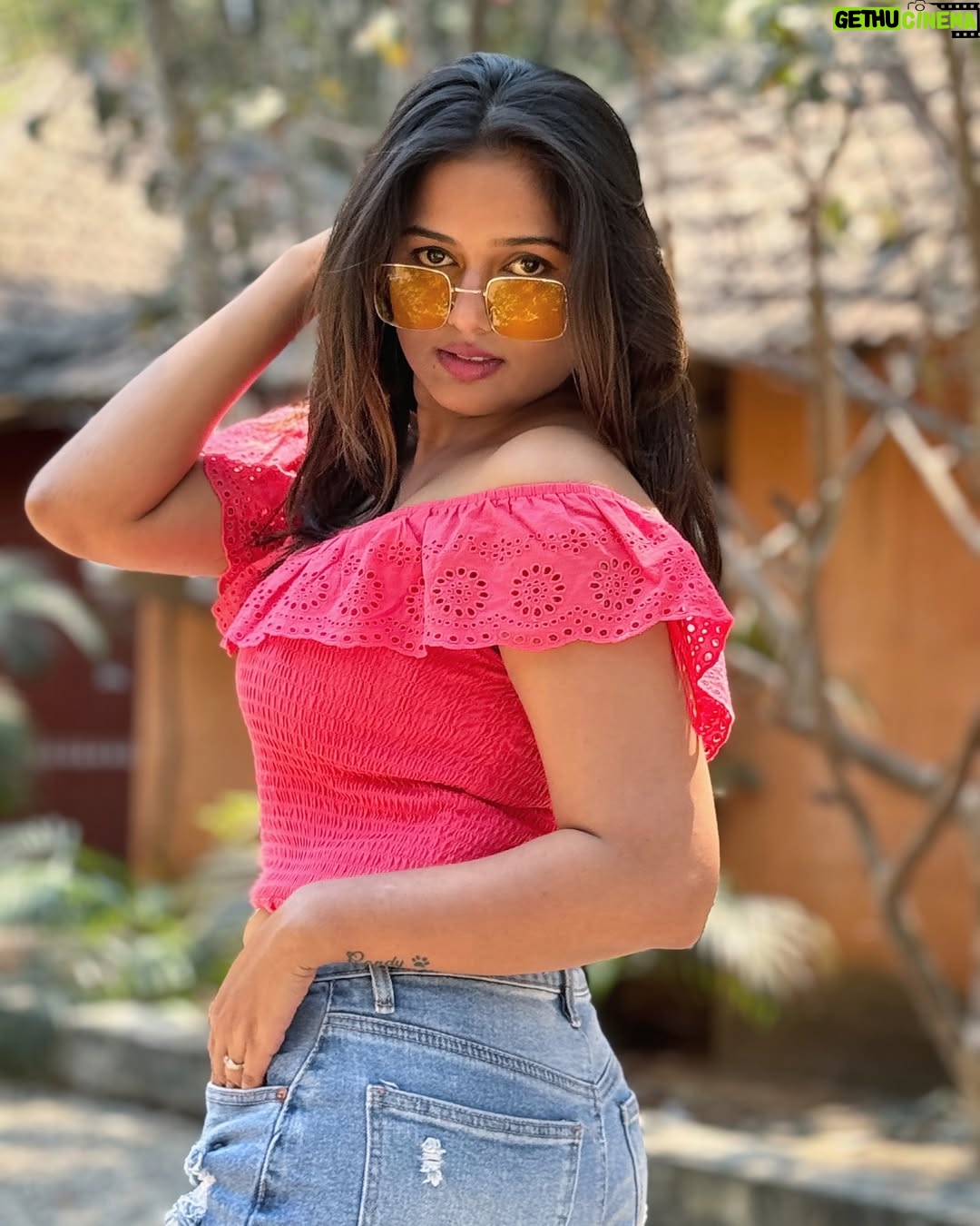 Varshini Srinivas - 6K Likes - 👀🩷