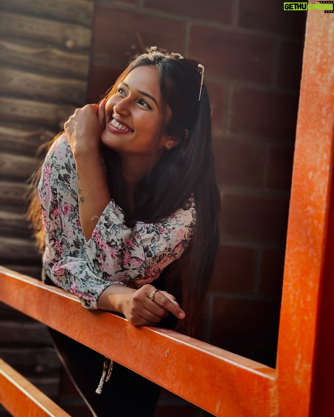 Varshini Srinivas - 1.9K Likes - 🌸🫶🏻🩷