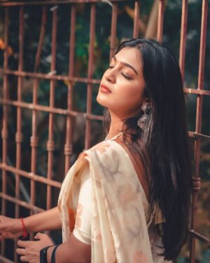 Varshini Suresh Instagram - A Vintage soul 🍂

#viral #trending #explore #explorepage #love #vintagesoul #vintagestyle #photography #ootd #outdoorphotography #ootd #outfitoftheday #photooftheday #picooftheday #instadaily #instamood #instalike #instagram #saree #varshinisuresh #varshini #vintage #outfit