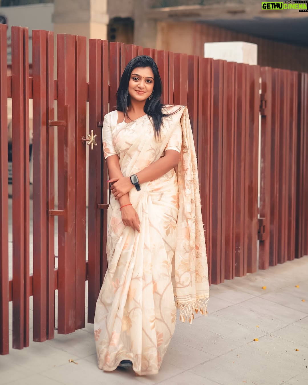 Varshini Suresh - 15.3K Likes - A Vintage soul 🍂
#viral #trending #explore #explorepage #love #vintagesoul #vintagestyle #photography #ootd #outdoorphotography #ootd #outfitoftheday #photooftheday #picooftheday #instadaily #instamood #instalike #instagram #saree #varshinisuresh #varshini #vintage #outfit