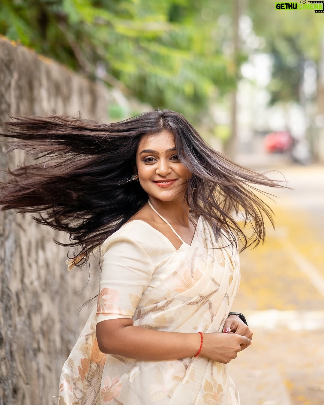 Varshini Suresh - 15.3K Likes - A Vintage soul 🍂
#viral #trending #explore #explorepage #love #vintagesoul #vintagestyle #photography #ootd #outdoorphotography #ootd #outfitoftheday #photooftheday #picooftheday #instadaily #instamood #instalike #instagram #saree #varshinisuresh #varshini #vintage #outfit
