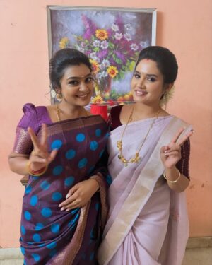 Varshini Suresh Instagram - Not every bond needs to be loud - some are felt in the stillness, and ours is one of them.!❤️🥰 “ANUBI”

#neenaankaadhal #anubi #anu #abi #sisterhood #sisters #sisterlove #explorepage #explore #viral #trending #love #photography #photooftheday #instadaily #instagram #instalike #instagood #vijaytv #vijaytvserial #vijaytelevision