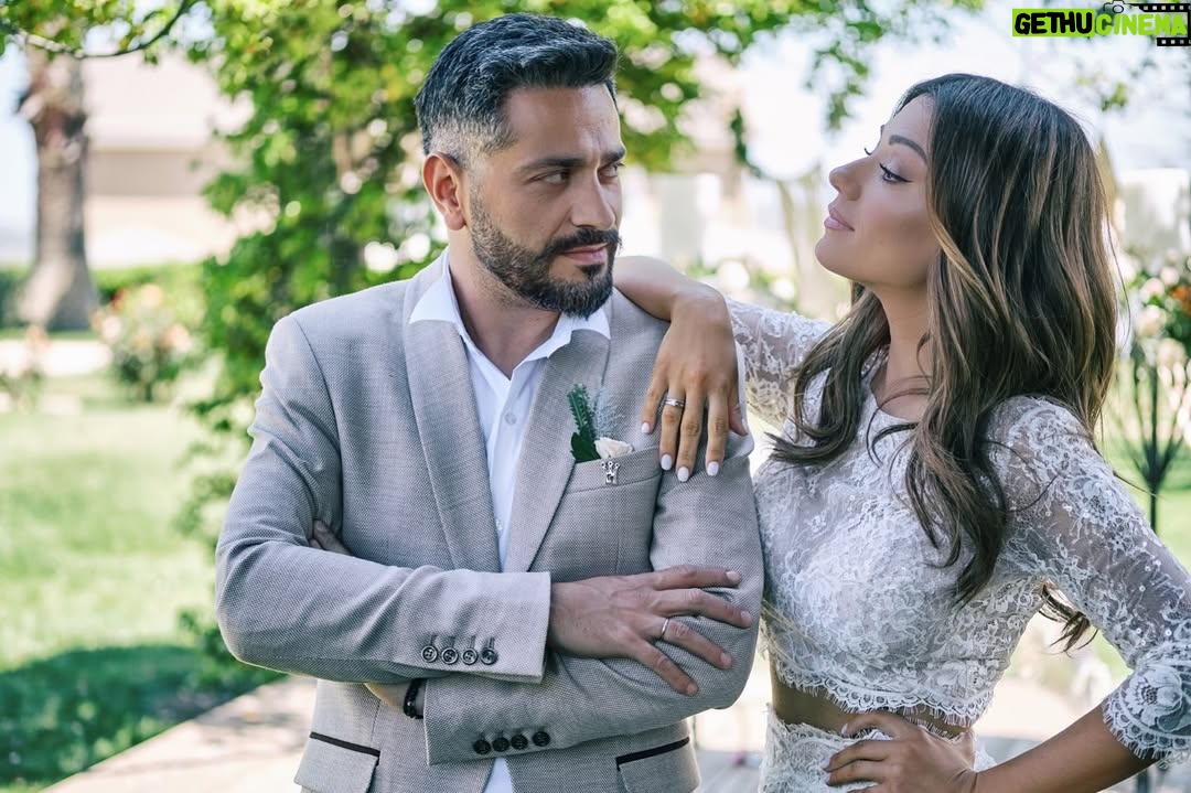 Vaso Laskaraki - 42.2K Likes - Μαζί❤️εμείς - και με «κάποιο ύφος» πάντα 😜
Στην ζωή ,στην αγάπη ,στον έρωτα , στα δύσκολα ,στα εύκολα, στα ωραία κι σε όσα έρθουν ακόμη [29/4/2019] #universary #ourwedding #loveyou @lefteris.soultatos 
Χρόνια μας πολλά 🎉