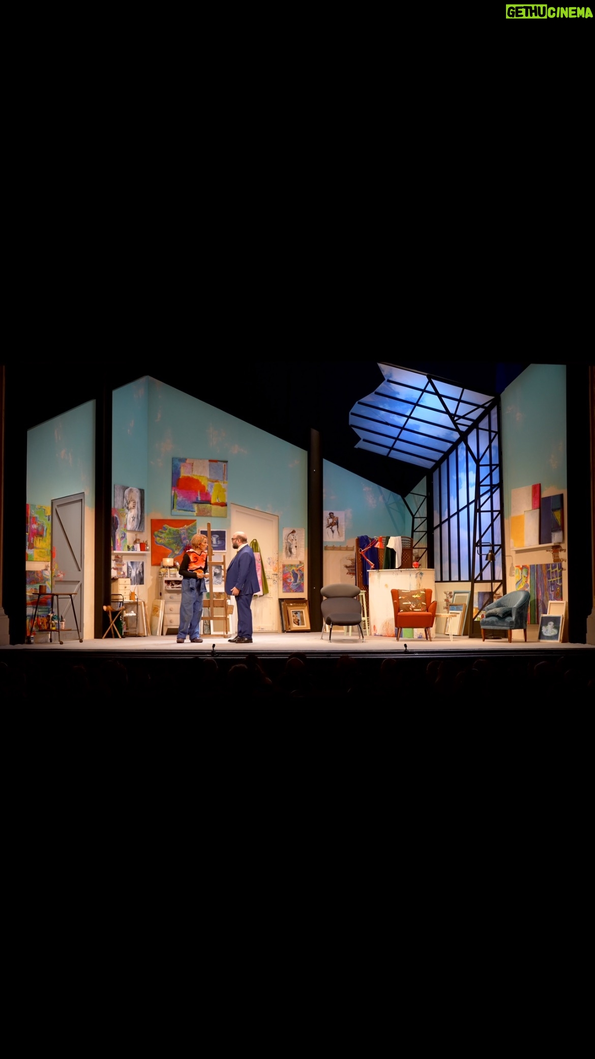 Victoria Abril - 602 Likes - Marinella ! Déjà un mois de bonheur sur les planches du @theatredelamadeleine avec une équipe formidable.
Merci à tous de venir si nombreux chaque soir ! Pour ceux qui ne sont toujours pas venus: le lien de la billetterie est en description.