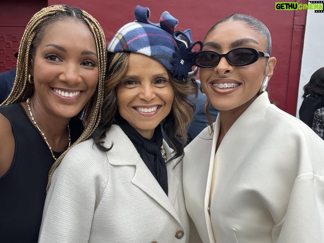 Victoria Rowell - 1.4K Likes - Still CELEBRATING @thesherylleeralph #Hollywood āļø ceremony w/my beautiful niece Mrs. Maurice @washnews @ABCNews & @ivycoco23 class act designer/costumer to the STARSš šššš