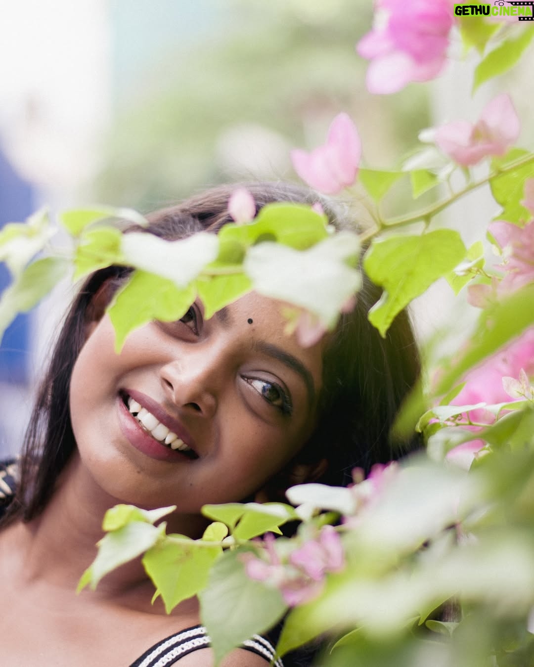 Vijaya Lakshmi - 19K Likes - Honestly, I’d keep staring too ✨
Click.@joshi___photography____
.
.in frame.@vijaya_lakshmi.official
#photography #explore #photoshoot #classy #exploremore #sassygirl #trendingnow #colorskannada #beautiful #udayatv #ootd #fypシ #follow #nikond5600 #bengaluru #kerala #instagramreels #joshiphotography #vairalreels