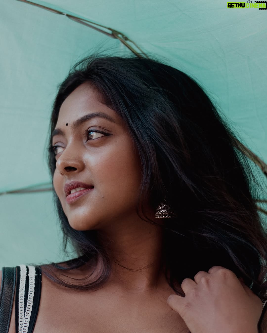 Vijaya Lakshmi - 19K Likes - Honestly, I’d keep staring too ✨
Click.@joshi___photography____
.
.in frame.@vijaya_lakshmi.official
#photography #explore #photoshoot #classy #exploremore #sassygirl #trendingnow #colorskannada #beautiful #udayatv #ootd #fypシ #follow #nikond5600 #bengaluru #kerala #instagramreels #joshiphotography #vairalreels