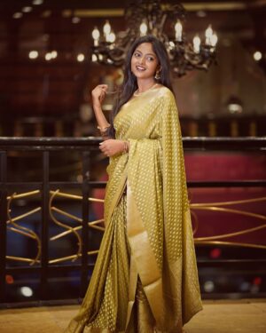 Vijaya Lakshmi Instagram - That precious waiting smile:) every women’s dream✨

Pc @vishnu_whiteramp 

#smile #dream #song #vijayalakshmi #follow #insta