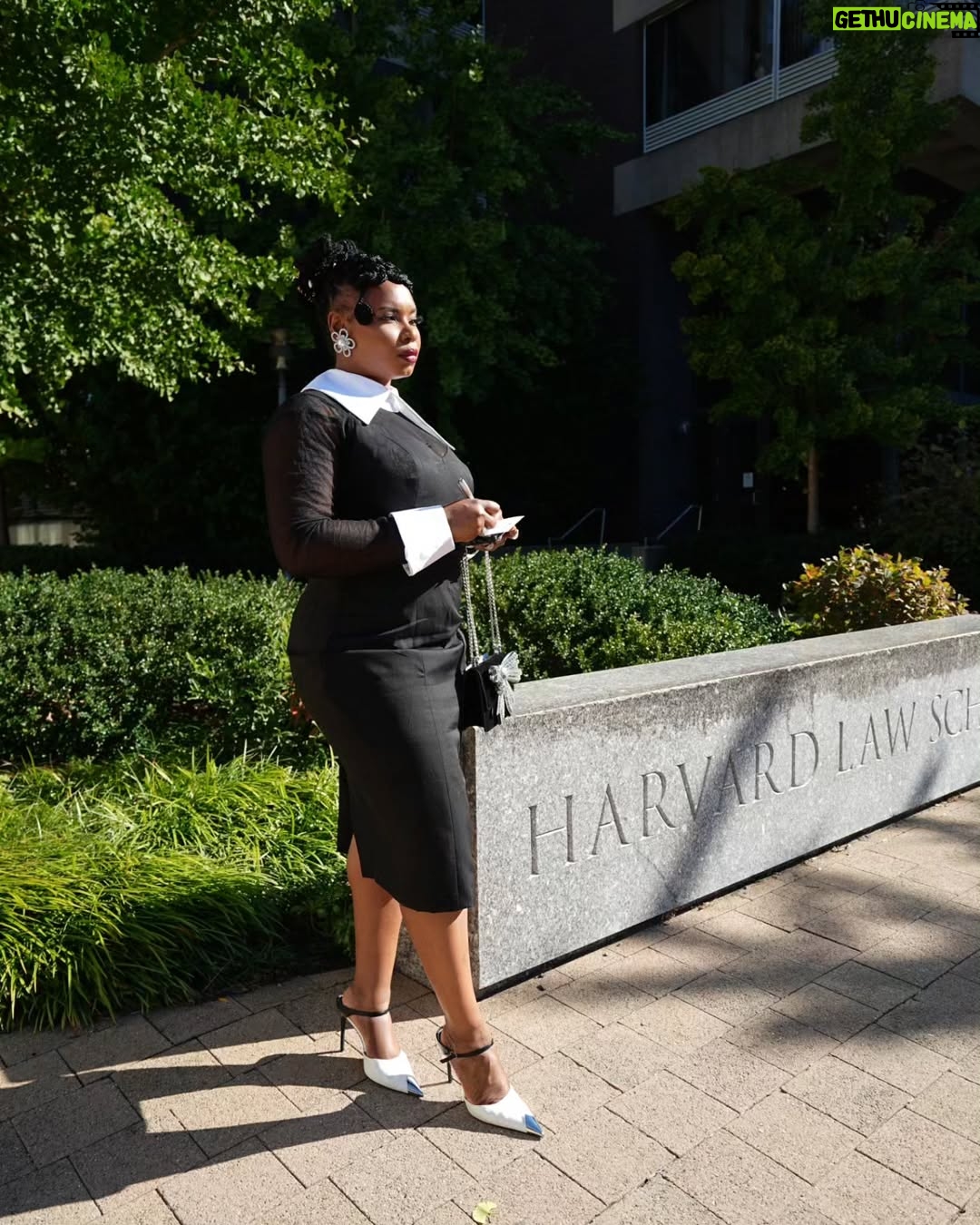 Yemi Alade - 48.9K Likes - 007 👏
What an expose!A brilliant exchange of ideas!
Thank you for inviting me to be a panelist on Africa Unite 2024 ,held at Harvard in the oldest Court room ;Austin Hall ,where we discussed and shared solutions to African problems amongst my very notable co-panelists .
#africaunite