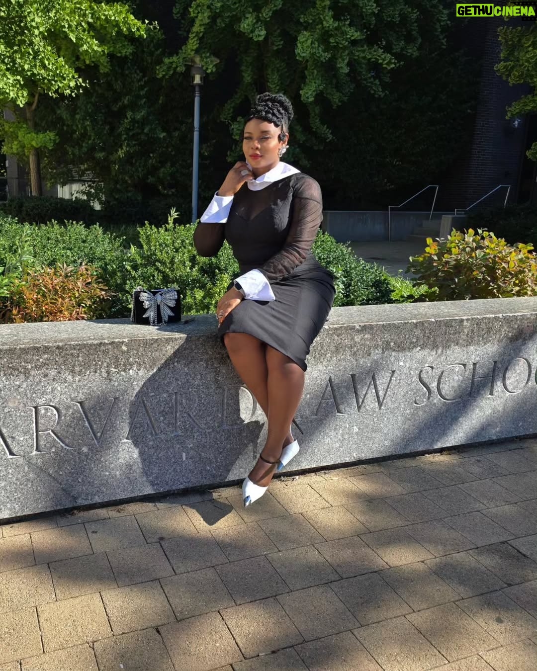Yemi Alade - 48.9K Likes - 007 👏
What an expose!A brilliant exchange of ideas!
Thank you for inviting me to be a panelist on Africa Unite 2024 ,held at Harvard in the oldest Court room ;Austin Hall ,where we discussed and shared solutions to African problems amongst my very notable co-panelists .
#africaunite