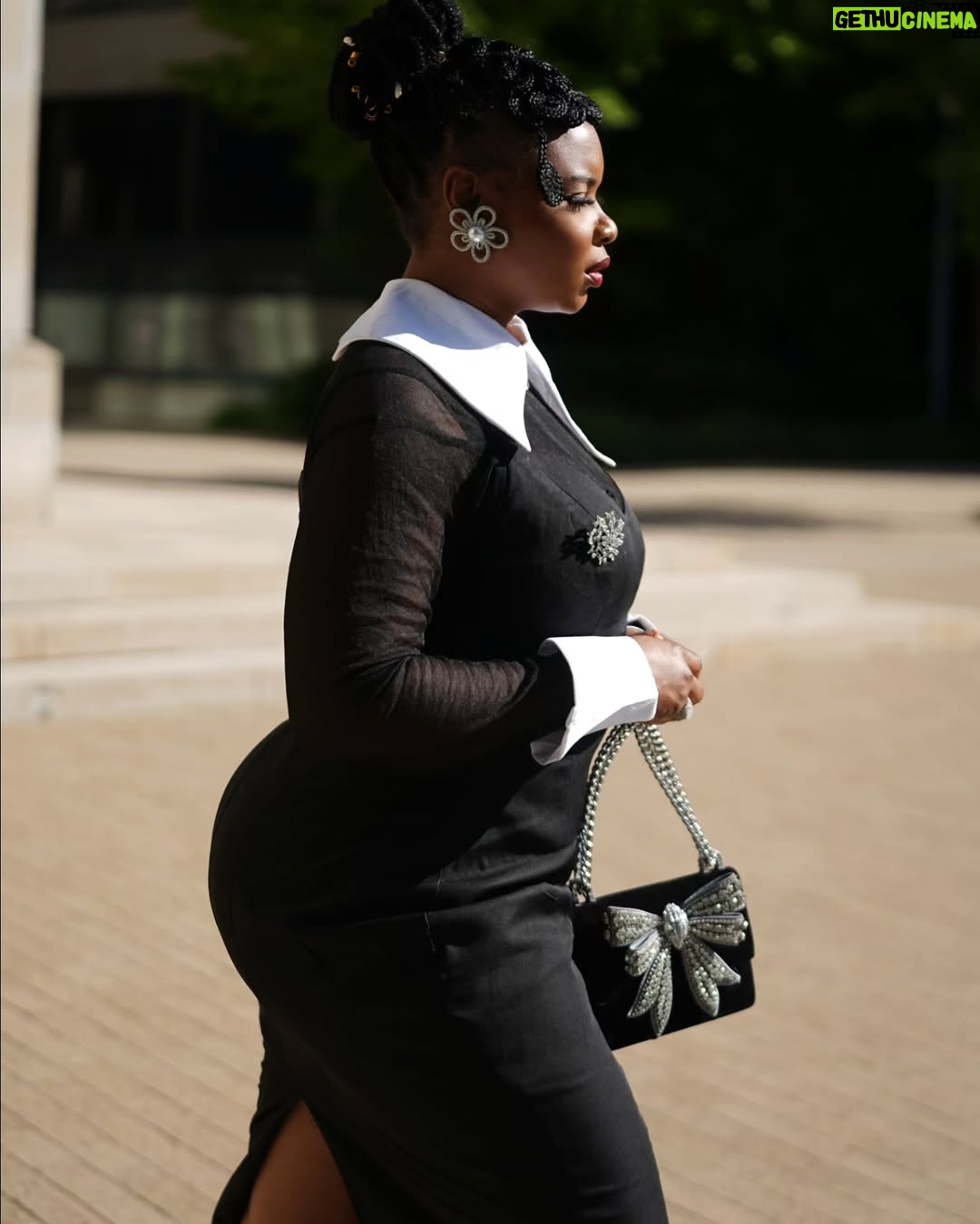 Yemi Alade - 48.9K Likes - 007 👏
What an expose!A brilliant exchange of ideas!
Thank you for inviting me to be a panelist on Africa Unite 2024 ,held at Harvard in the oldest Court room ;Austin Hall ,where we discussed and shared solutions to African problems amongst my very notable co-panelists .
#africaunite