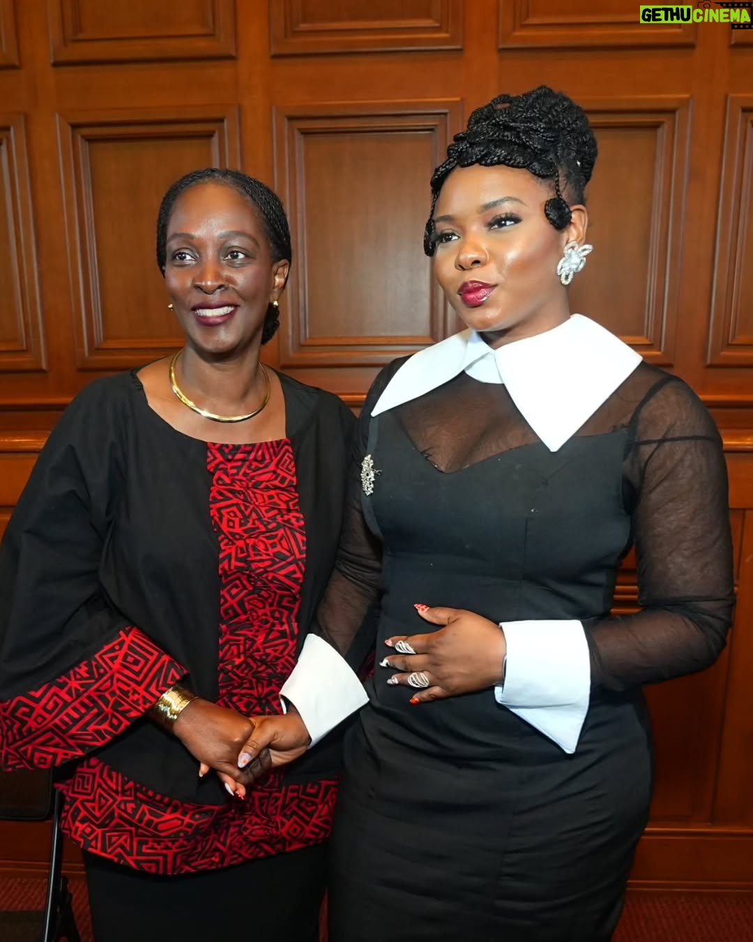 Yemi Alade - 48.9K Likes - 007 👏
What an expose!A brilliant exchange of ideas!
Thank you for inviting me to be a panelist on Africa Unite 2024 ,held at Harvard in the oldest Court room ;Austin Hall ,where we discussed and shared solutions to African problems amongst my very notable co-panelists .
#africaunite