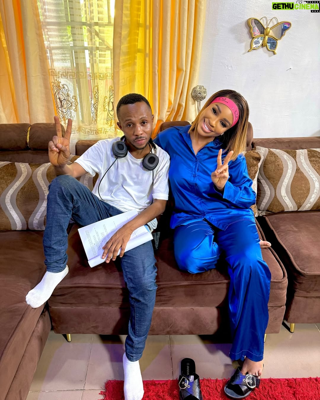 Yetunde Barnabas - 5.4K Likes - My name is IFE on the set of ABEWO😍
Produced by: @olakunleolabode_biggcass_
Direction: @tundekomolafe
:
The official trailer of OWE AKALAMAGBO dropping by 6pm
🔥🔥🔥🔥
