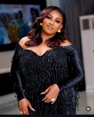 Yetunde Barnabas Instagram - Happy birthday to my ever Beautiful, Ever Young, Ever charming,Ever caring, The absolute Love of my life @mydemartins my own Supportive Mama❤️❤️❤️
You have been nothing but my support system, 
you are an embodiment of grace and wisdom, the way you live life is so simple and I admire it so much😁
Wishing you a year filled with laughter,May all your wishes come true.🙏🏻 LOVE YOU SO MUCH AJOKE MI ❤️❤️❤️