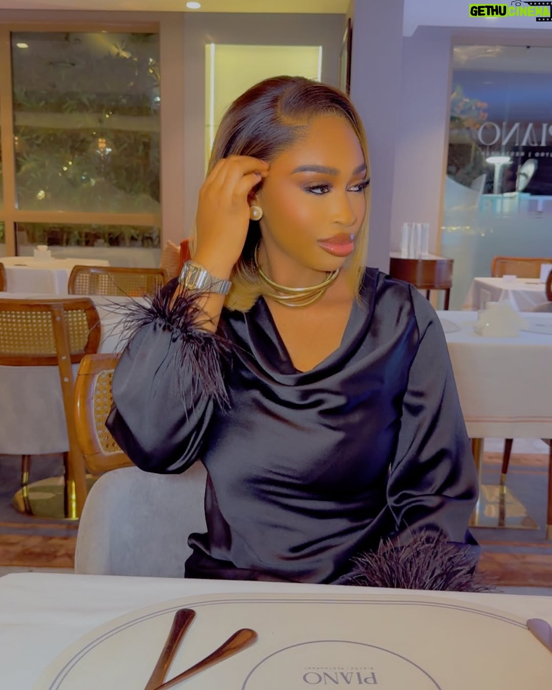 Yetunde Barnabas - 8K Likes - Sitting Pretty waiting for OWE AKALAMAGBO To Drop by 4pm O’clock so that my YBO Family can feast 😍😍😍😍😍😍😍😍😍
Y’all this is a One part movie and you know anything I put out there is always authentic so support your girl Usual 🔥🔥🔥🔥🔥🔥
