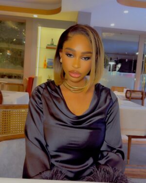Yetunde Barnabas Instagram - Sitting Pretty waiting for OWE AKALAMAGBO To Drop by 4pm O’clock so that my YBO Family can feast 😍😍😍😍😍😍😍😍😍
Y’all this is a One part movie and you know anything I put out there is always authentic so support your girl Usual 🔥🔥🔥🔥🔥🔥