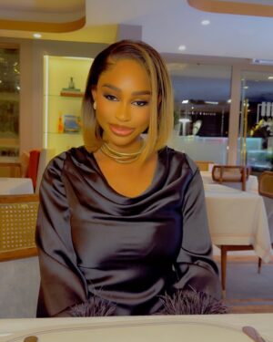 Yetunde Barnabas Instagram - Sitting Pretty waiting for OWE AKALAMAGBO To Drop by 4pm O’clock so that my YBO Family can feast 😍😍😍😍😍😍😍😍😍
Y’all this is a One part movie and you know anything I put out there is always authentic so support your girl Usual 🔥🔥🔥🔥🔥🔥
