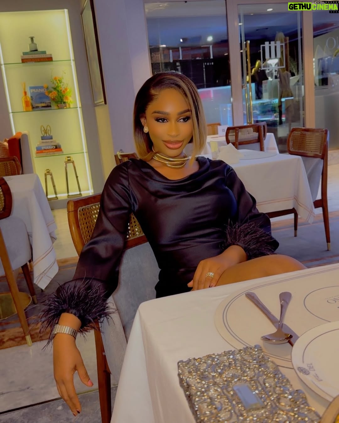 Yetunde Barnabas - 8K Likes - Sitting Pretty waiting for OWE AKALAMAGBO To Drop by 4pm O’clock so that my YBO Family can feast 😍😍😍😍😍😍😍😍😍
Y’all this is a One part movie and you know anything I put out there is always authentic so support your girl Usual 🔥🔥🔥🔥🔥🔥