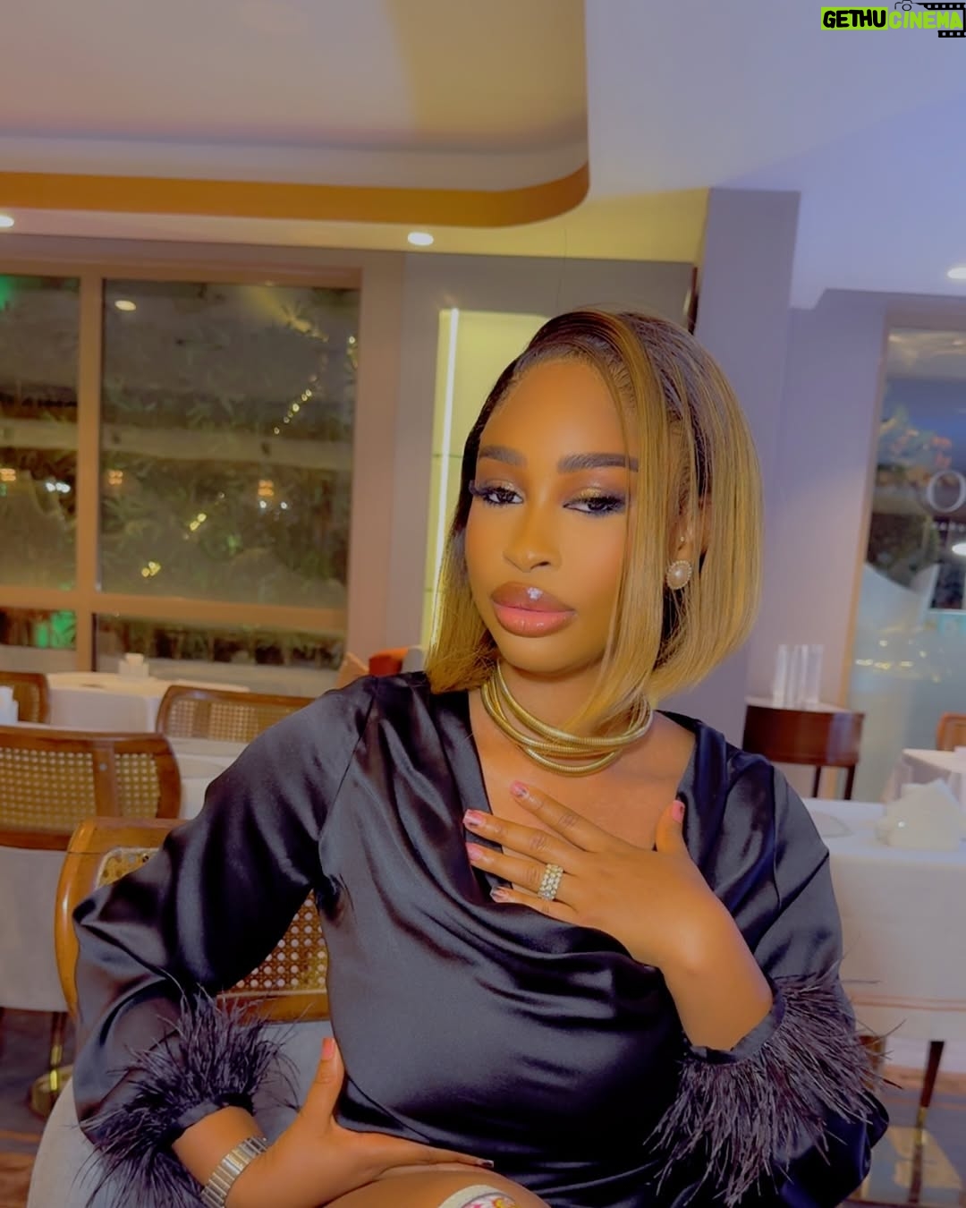 Yetunde Barnabas - 8K Likes - Sitting Pretty waiting for OWE AKALAMAGBO To Drop by 4pm O’clock so that my YBO Family can feast 😍😍😍😍😍😍😍😍😍
Y’all this is a One part movie and you know anything I put out there is always authentic so support your girl Usual 🔥🔥🔥🔥🔥🔥