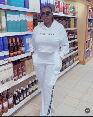 Yetunde Barnabas Instagram - Happy birthday to the Absolute Love of my Life @officialadekemitaofeek ❤️❤️❤️
This one will just carry beauty of 100 people for herself alone😩my partner in Success 😍Chaiii the way I miss you ehnnn, can’t wait to unite with you and my bebe 😁 I wish you all the beautiful things of Life.
May GOD answer all your secret prayers and grant you all your heart Desires babe🙏🏻 Love U so much ❤️