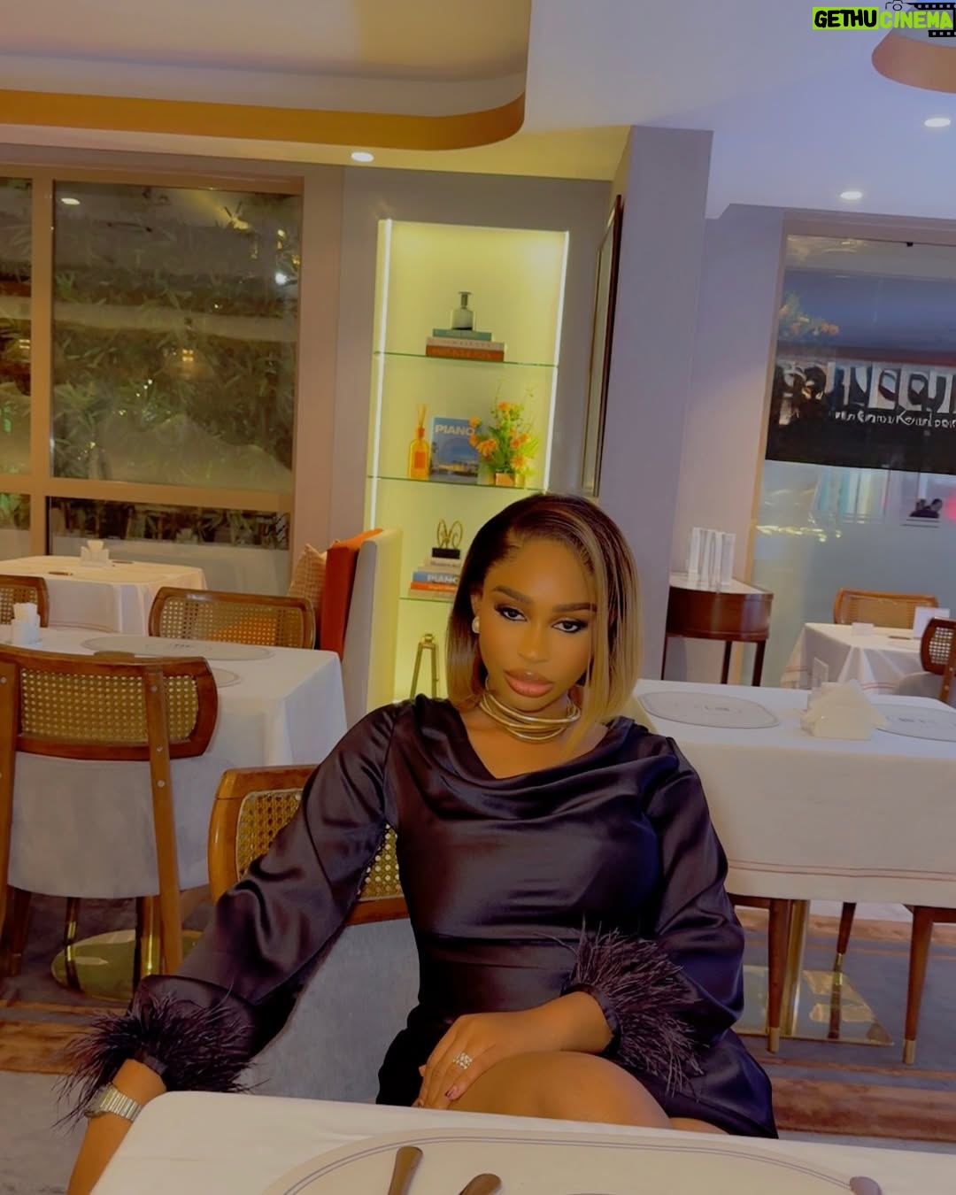 Yetunde Barnabas - 8K Likes - Sitting Pretty waiting for OWE AKALAMAGBO To Drop by 4pm O’clock so that my YBO Family can feast 😍😍😍😍😍😍😍😍😍
Y’all this is a One part movie and you know anything I put out there is always authentic so support your girl Usual 🔥🔥🔥🔥🔥🔥