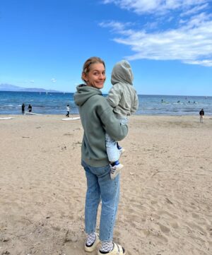 Youlika Skafida Instagram - Η μαμά γιορτάζει σήμερα και μου έκανε δώρο το πρώτο μου μάθημα windsurf! #a #special #day #wellspent #with #special #people #windsurfers #wannabe