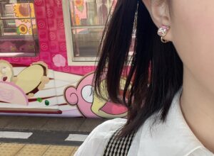 Yumiko Takino Instagram - .
ことでんの琴平線を走るやどんの列車
「うどん県×ヤドン号」に乗りました🍥

車内まで ヤドンが沢山でとっても可愛かった🍥

ことちゃんにも会えたよー！

綾川にあるヤドン公園も行ってきました⛲️

#ことでん #香川県 #鉄道 
#ポケモン #ヤドン